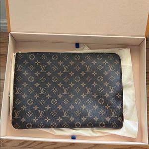 Louis Vuitton ‘etui voyage gm’ Pouch